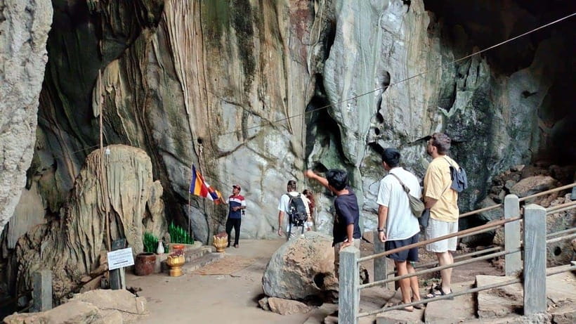 From Phnom Penh: Kampot Day Trip to Beautiful place W/ Guide - A private 9-hour loop from Phnom Penh to Kampot and Kep