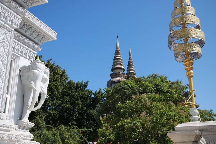 From Phnom Penh: Oudongk Mountain and Koh Chen Island Tour - Koh Chen Island: A Silversmith Village You Can Walk Through