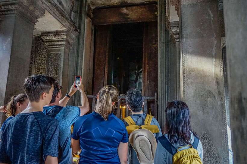 From Siem Reap: Angkor Wat Full-Day Private Tour & Sunrise - Sunrise at Angkor Wat: why the early start matters