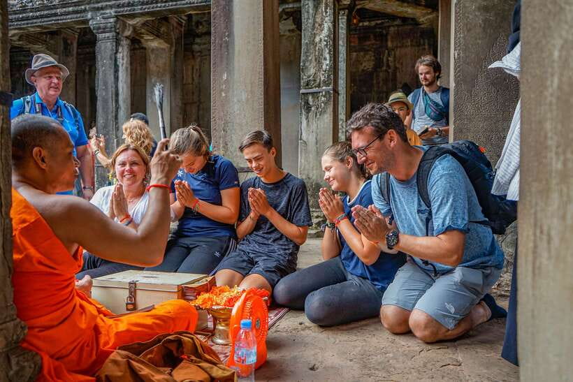 From Siem Reap: Angkor Wat Full-Day Private Tour & Sunrise - Angkor Wat sunrise and the central complex