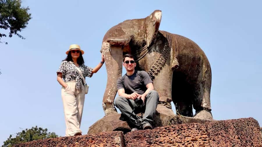 From Siem Reap: Banteay Srei Temple & Grand 5 Temple Tour - Neak Poan: the peaceful island temple and its healing legend