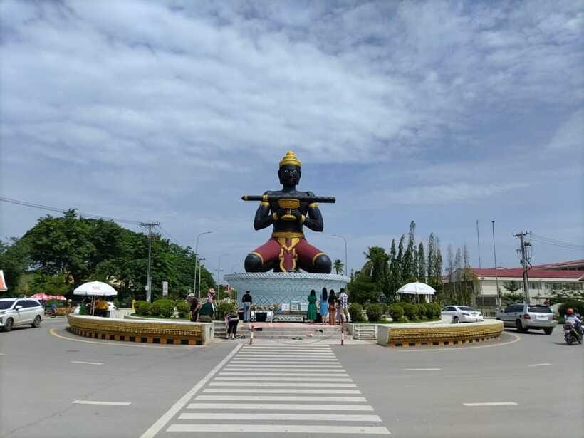 From Siem Reap: Battambang Day Trip Return or to Phnom Penh - Bat Cave at dusk: how to make the timing actually work