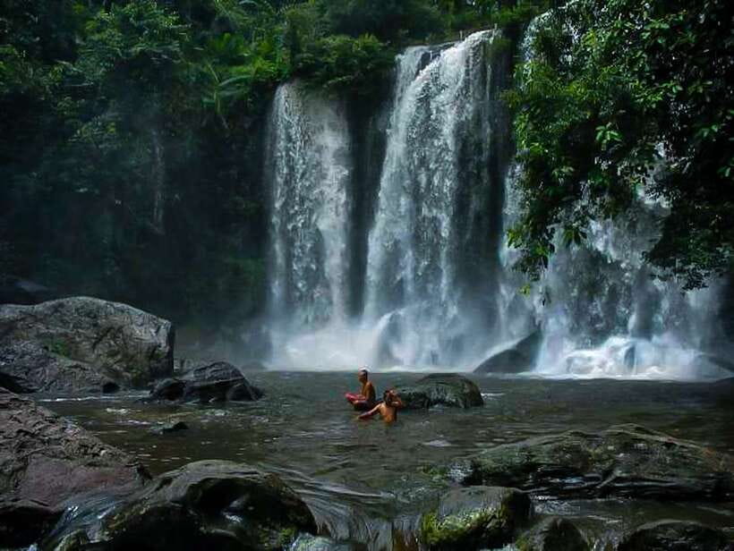 From Siem Reap: Guided Kulen Waterfall Tour - The 1000 Lingas Riverside Archaeological Park: Why This Stop Feels Different