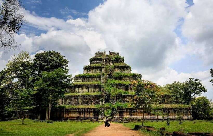 From Siem Reap: Koh Ker and Beng Mealea Temples Tour - Lunch break and local stops for real Cambodian flavors