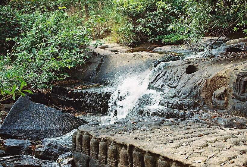 From Siem Reap: Small-Group Phnom Kulen Waterfall Day Tour - Phnom Kulen Plateau and the 28 Temples: How to Use Your Time