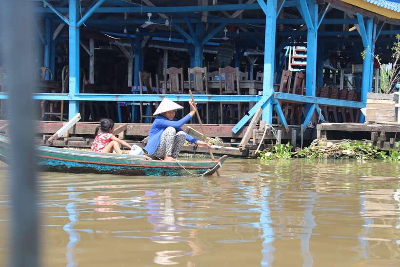 From Siem Reap: Tonle Sap Floating Village Tour - Floating crocodiles and fish farms: expect it to vary