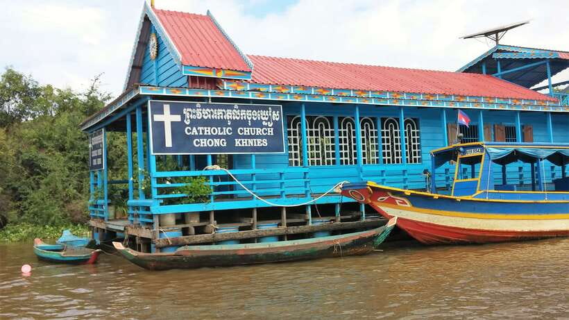 From Siem Reap: Tonle Sap Floating Village Tour - Inside the floating villages: schools, markets, and communities on the move