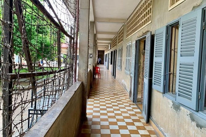 Full-Day Amazing Phnom Penh City Tours - Silver Pagoda (Wat Preah Keo Morakot): king’s worship space with a tighter time slot