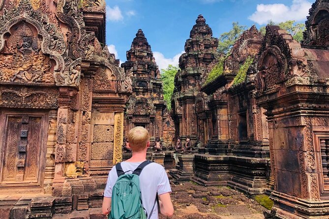 Full-Day Banteay Srei & 4 Temples - Grand Tours Join-in Tour - What the guide adds, especially on a hot day