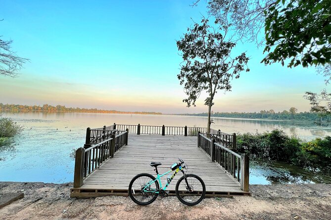 Full-Day Bike Tour in Siem Reap with Zipline - West Baray viewpoint and a traditional Khmer canoe pause