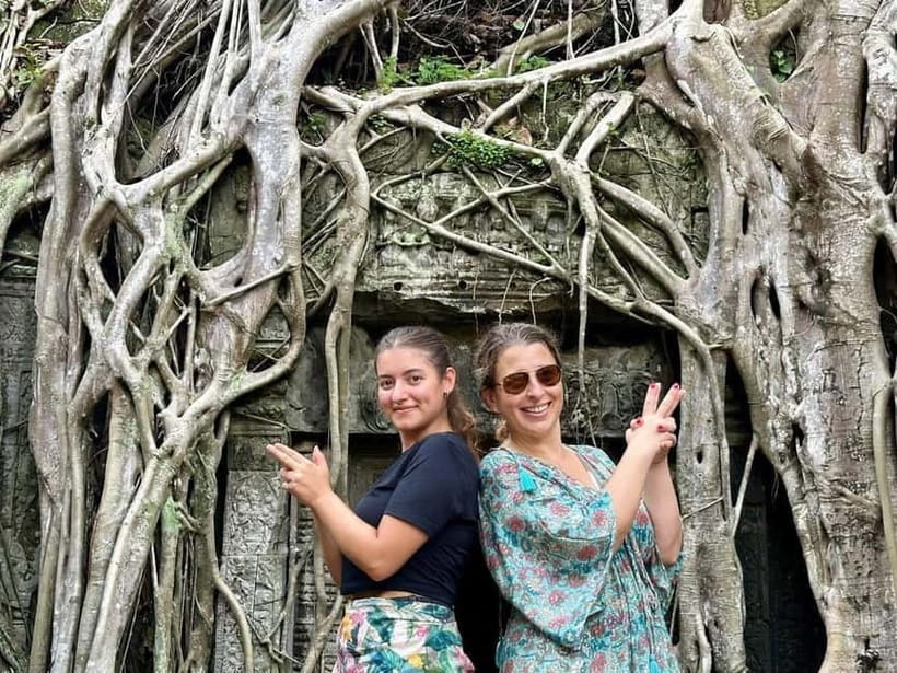 Full-Day Explore Angkor Temples Sunset Tour (with Lunch) - Lunch and Srah Srang: your heat break in a royal-pool setting