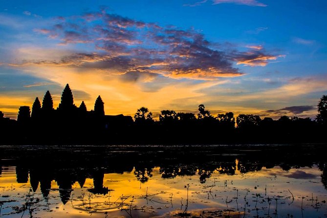 Full-Day Guided Sunset Tour of Angkor Wat - A realistic 8-hour schedule from hotel pickup to Phnom Bakheng
