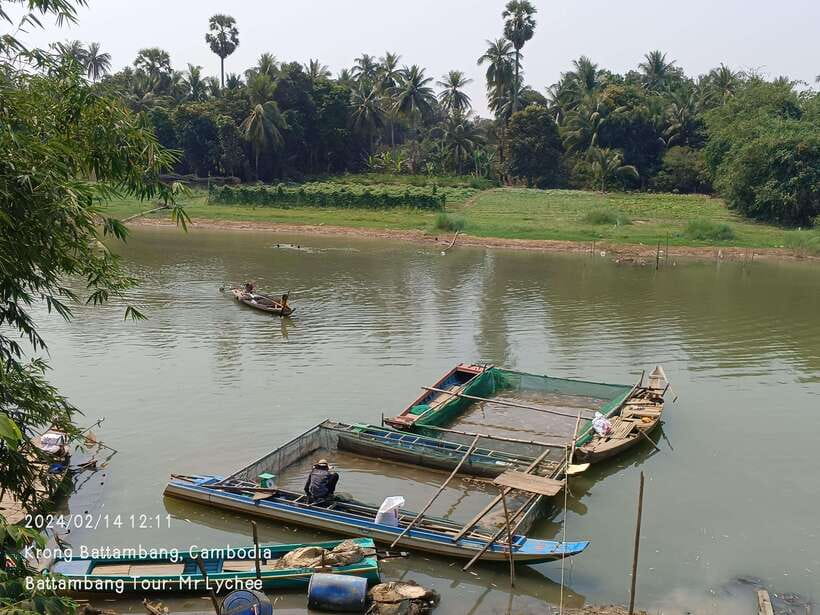 Full-day: Handicraft, Bamboo train, Killing cave, Bat Cave - Sangke River Tuk-Tuk, Suspension Bridges, and Farmer Conversations