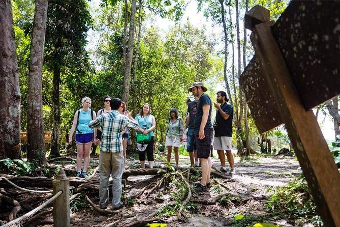 Full-Day Kulen Waterfall & 1000 Lingas Join-in Tour - Wat Preah Ang Thom and the Thousand Lingas focus