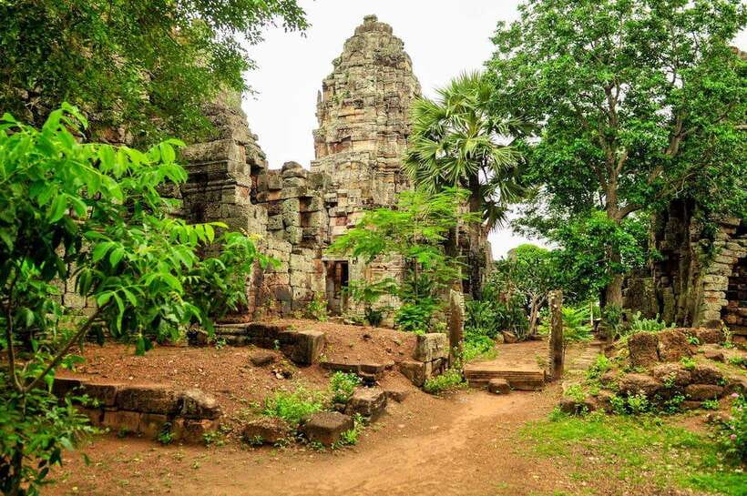 Full-day: Original bamboo train, Wat Banan, Phnom Sampov - Key things I’d prioritize on this Battambang day