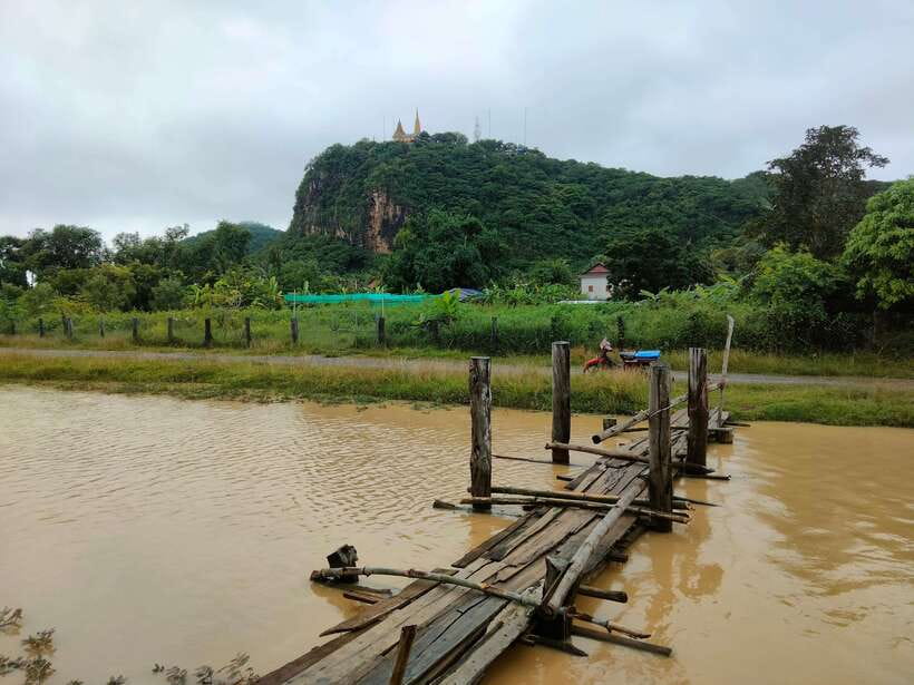 Full-day: Original bamboo train, Wat Banan, Phnom Sampov - Battambang by tuk tuk, and why the 10 hours feel doable