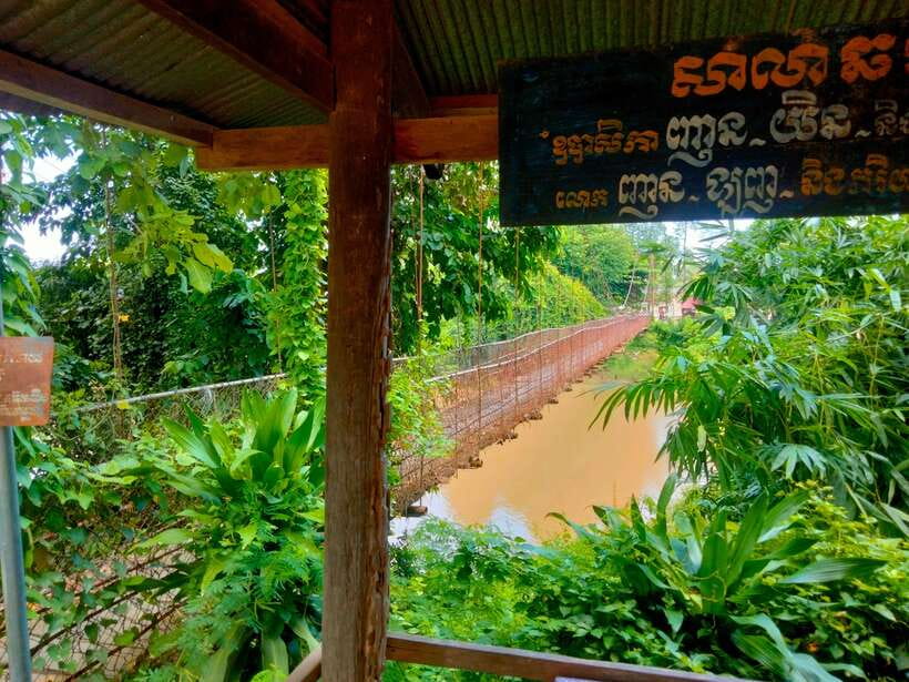 Full-day: Original bamboo train, Wat Banan, Phnom Sampov - Cham and Javanese village life, with snacks and bamboo sticky rice