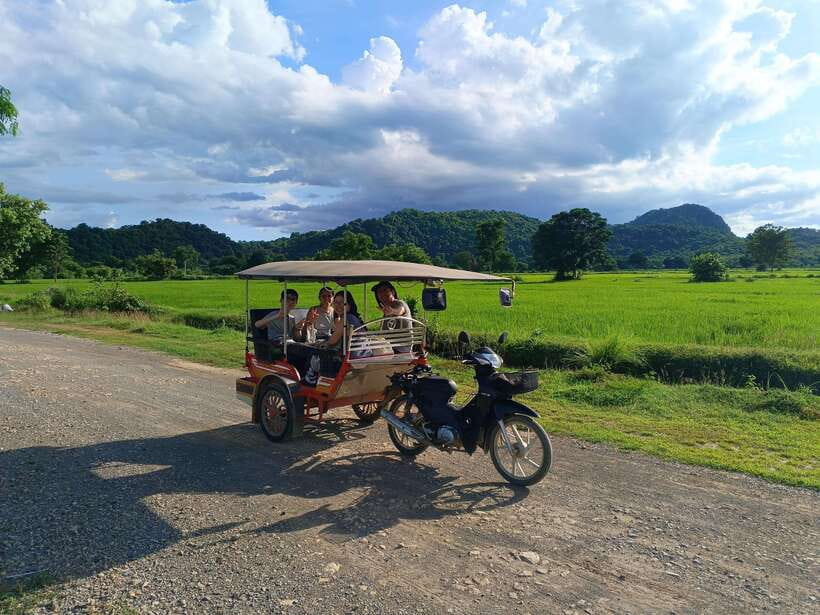 Full-day: Original bamboo train, Wat Banan, Phnom Sampov - Bat Cave at sunset, and how to handle the beer moment