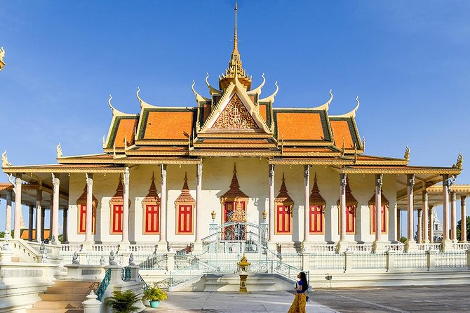 Full-Day Phnom Penh Sightseeing Tour & Killing Field - Wat Phnom’s hilltop pagoda: the city-name origin, plus real viewpoints