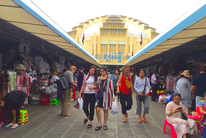 Full-Day Phnom Penh Sightseeing Tour & Killing Field - Choeung Ek Killing Fields: remembering outside the museum walls