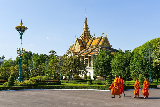 Full-Day Phnom Penh Sightseeing Tour & Killing Field - Timing, heat, and traffic: how a day like this can flex