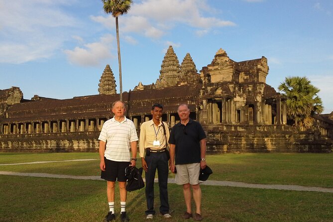 Full-Day private Tour with Sun Rise in Lost City & Angkor Wat from Siem Reap - Angkor Wat at night to sunrise, then upper terraces