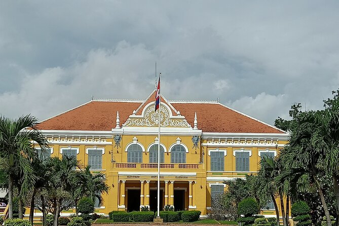 Full Day tour .City tour.Countryside.Bamboo Train.Secret Bat Cave - Who This Tour Is Best For