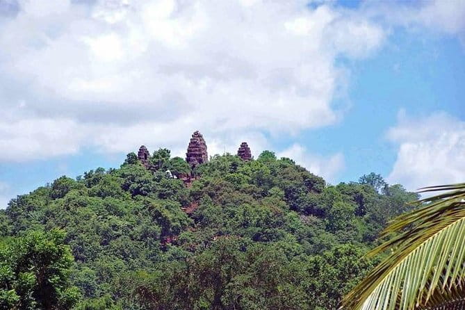Full Day Tour from Siem Reap - Bamboo Train, Killing Cave & Sunset - Food, Breaks, and Staying Comfortable During 9 Hours