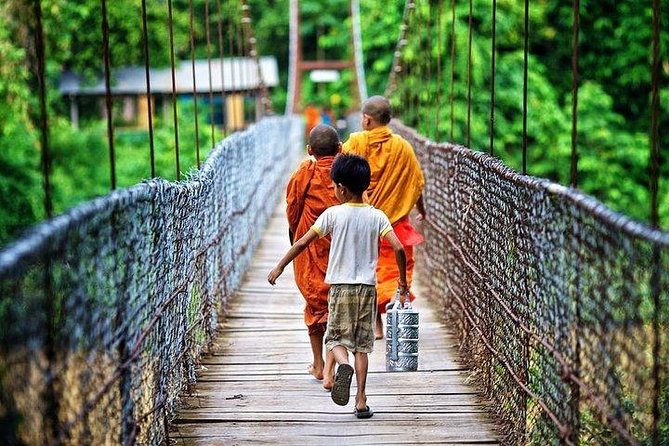 Full Day-Tour: Handicraft, Bamboo train, Killing cave. Bat cave - Phnom Sampeau Killing Caves: the afternoon’s most serious stop