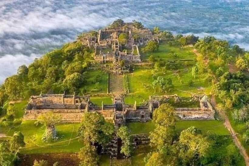 Full-Day Tour Preah Vihea & Koh Ker Temple - Touring the Preah Vihear complex: what to look for when the views steal attention