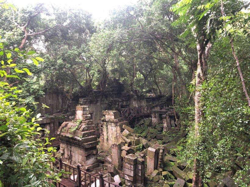 Full-Day Tour to Banteay Srey, Beng Melea & Kulen Mountain - What to pack for this day: sun, insects, and wet stone floors