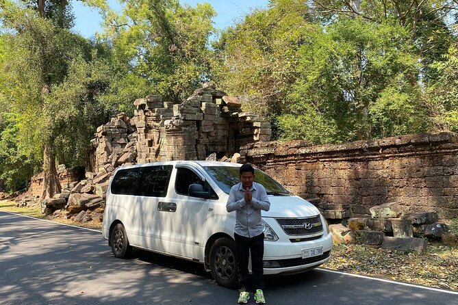 Ground Transfer/ Minivan/ Phnom Penh to Siem Reap - Pick-up day, handled: name sign, car info, and on-time confidence