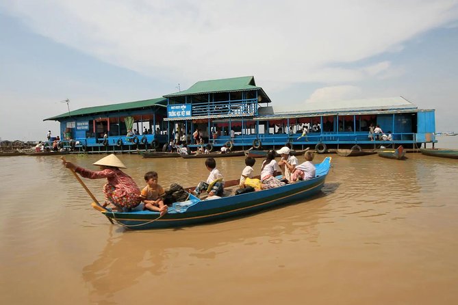 Half Day Floating Village at Tonle Sap Lake joined tour - Cruising on the boat: how guides turn scenery into understanding