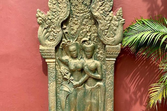 Half-Day Phnom Penh City Tours - Wat Phnom: a tall temple with old roots