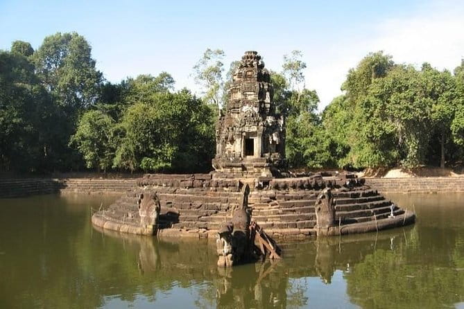 Half-Day Preah Khan and Neak Pean Temples from Siem Reap - Getting There: Tuk-Tuk Ride Style, Start Time, and Dress Code
