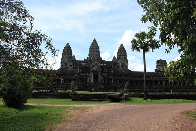 Half Day Tour- Angkor Wat, Ta Promh, Bayon Temple - Guide Quality: What the Best Versions Get Right