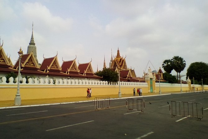 Half Day Tour to Royal Palace, Wat Phnom & Independent Monument - Who this tour suits, and who might want another option