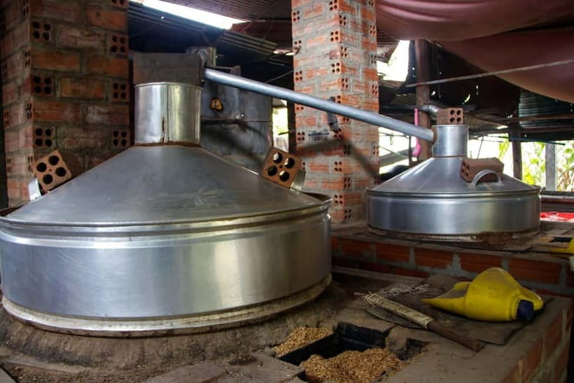 Handicraft tour/rice paper,/rice wine/bat cave Sun Set - Fresh market stop and village agriculture breaks