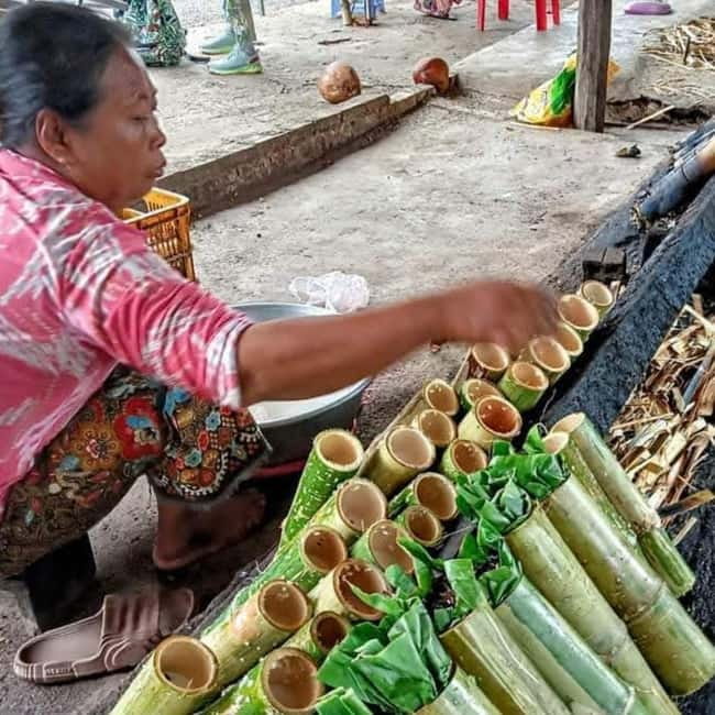 Handicraft tour/rice paper,/rice wine/bat cave Sun Set - Rice wine factory tasting: a key part of the experience