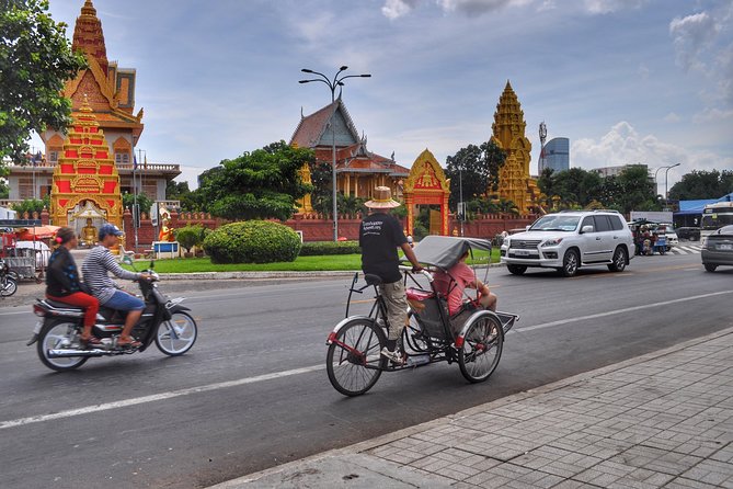 Hidden Phnom Penh City Tour, Royal Palace, Wat Phnom - Independence Monument: the story behind an iconic city landmark