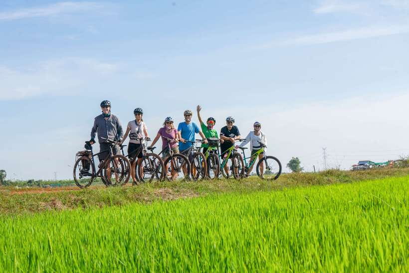 Kampong Phluk: Floating Village Sunset Bike Tour or E-Bike - Tonle Sap boat cruise at sunset: the payoff on the water