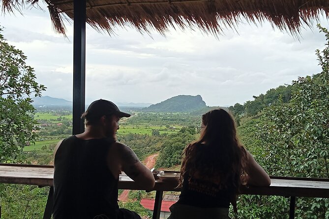 Kampot/Cambodia pepper farm . Cave. lake. Kep Crab market & more. - Stop 5: Kep crab market, a busy browse with mixed feelings