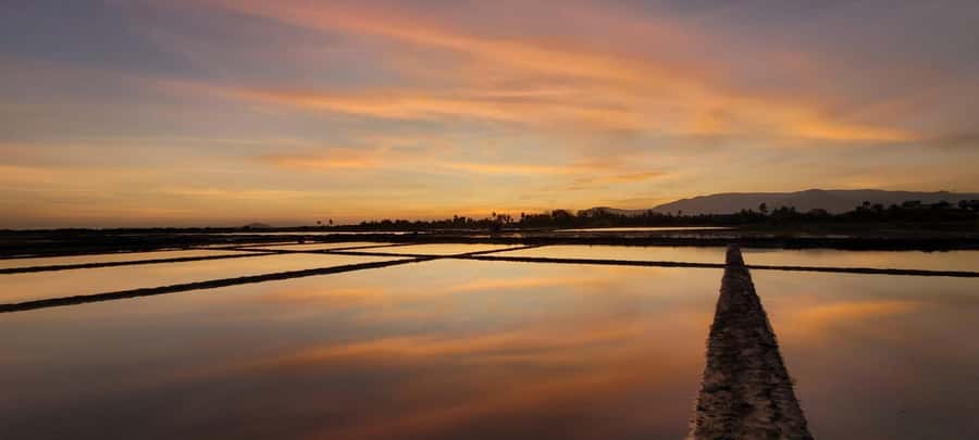 Kampot Countryside include Pepper farm, Salt field & Lake - Brateak Krola: a beautiful lake with dark history