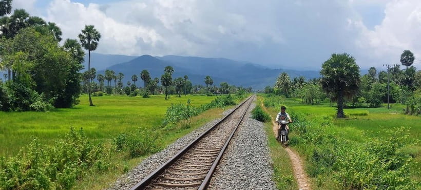 Kampot: Cultural Bike Experience - Local Life & Countryside - Wat Jum Kriel: what a village pagoda teaches you