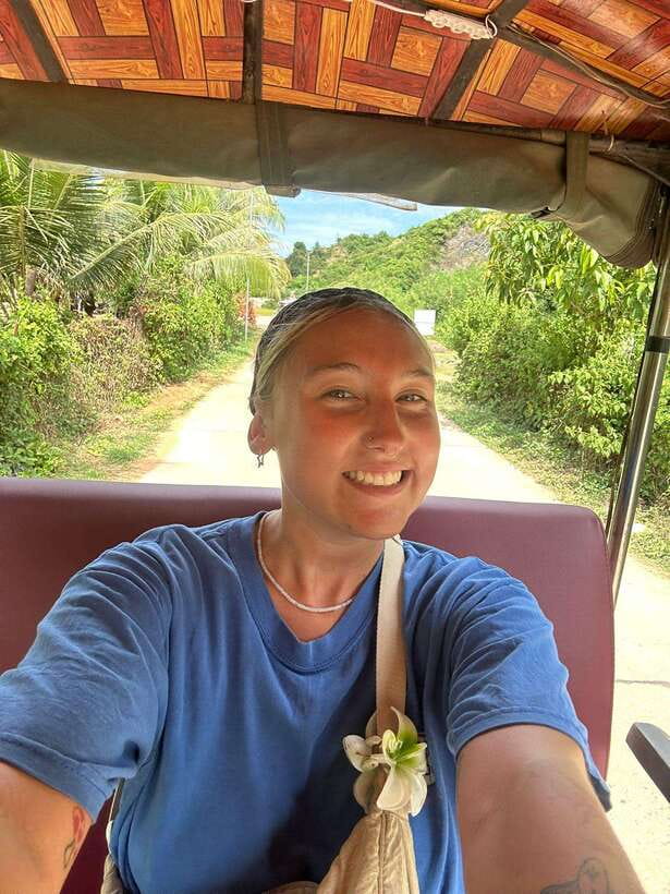 Kampot: Tuk Tuk Trip to Pepper Farm, Kep, Crab Market & More - Kep Crab Market and Kep Beach: seafood plus seaside breathing room