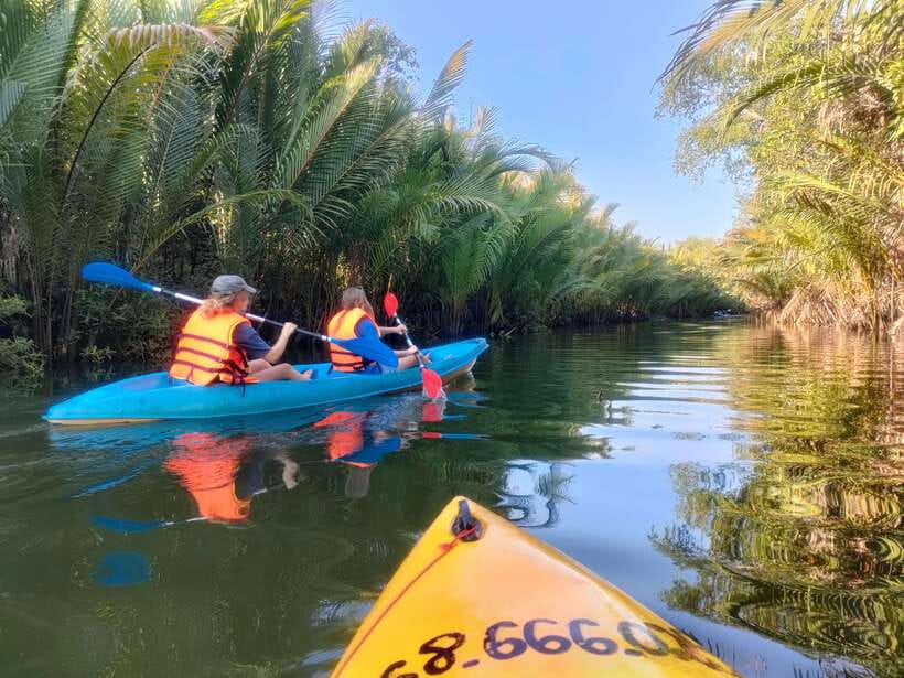 Kayaking tour around green cathedral - Sunset with a free beer, why it lands so well