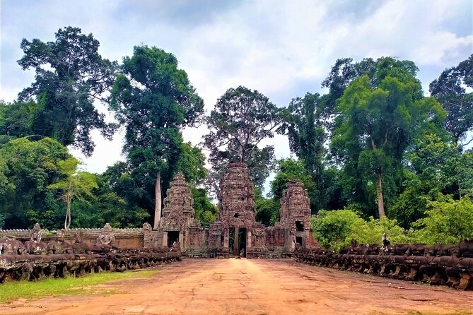 Kbal Spean Trekking Tour with Banteay Srei and Landmine Museum - Banteay Srei: pink sandstone that rewards slow looking