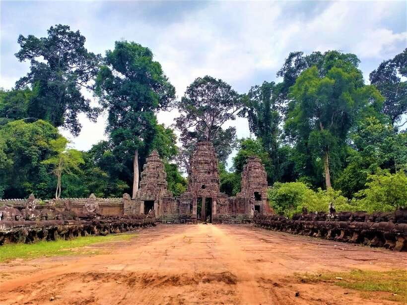 Kbal Spean Trekking Tour with Banteay Srei & Landmine Museum - Banteay Srei: pink sandstone and the kind of detail you feel in your fingers