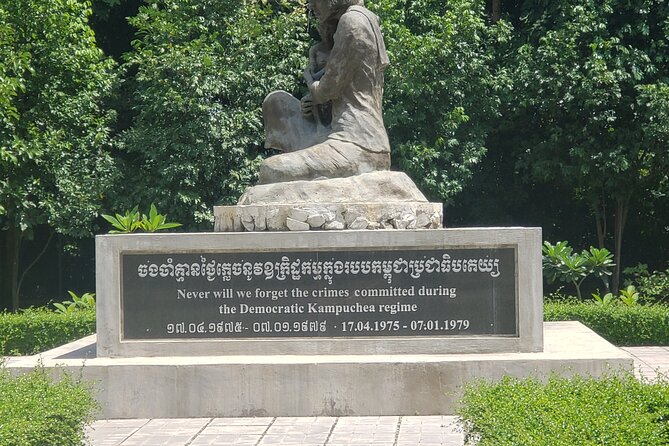 Killing Field and Genocide Museum private haft day Tour - Choeng Ek Genocidal Center: A Cemetery Turned Extermination Camp