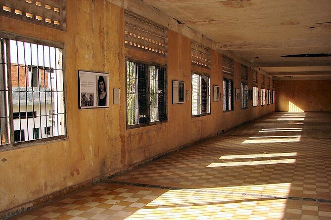 Killing Fields & Toul Sleng Genocide Museum Tickets With Tuk Tuk - Choeung Ek Genocidal Center: Peaceful Fields, Memorial Truth